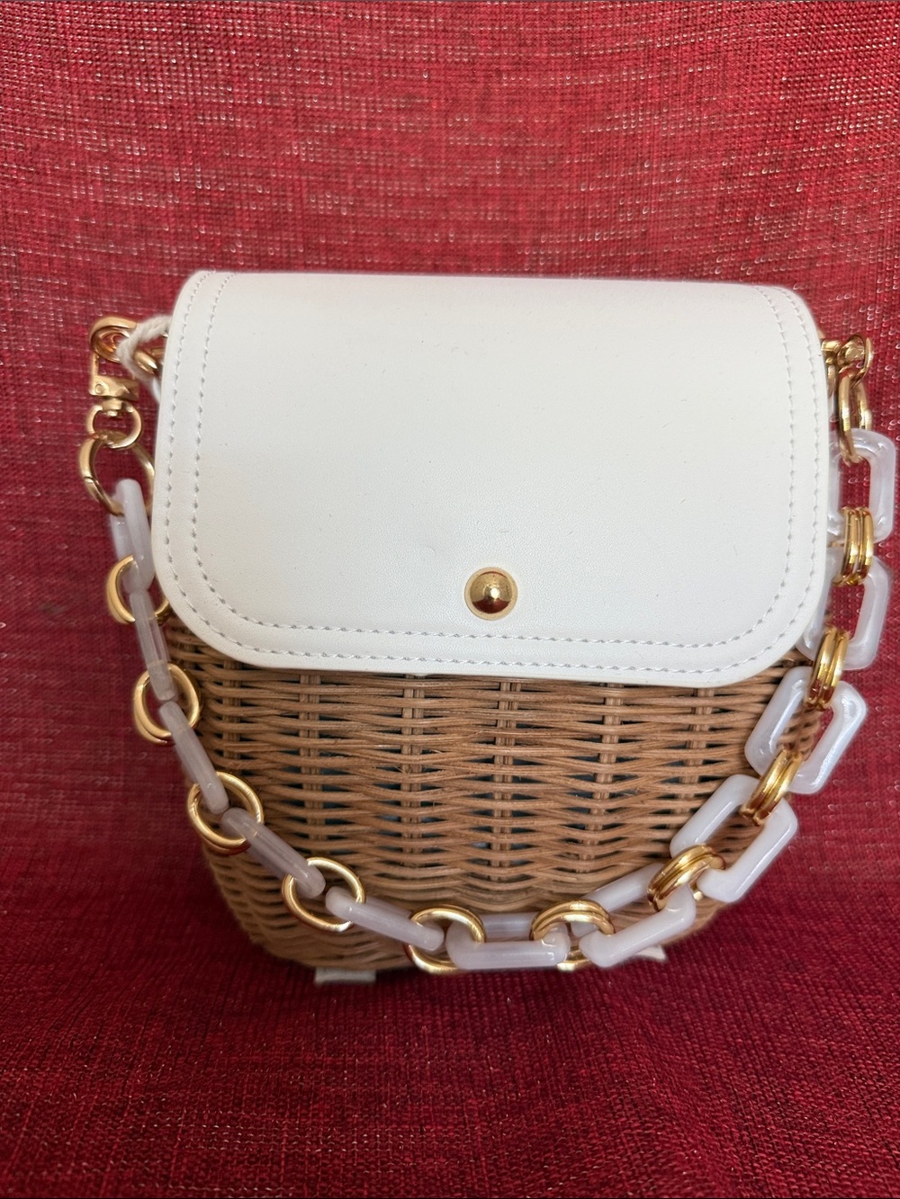 Tommy Bahama White & Natural Woven Crossbody Bag with Gold Chain Accents
